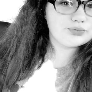 Meet your Posher, Chloe